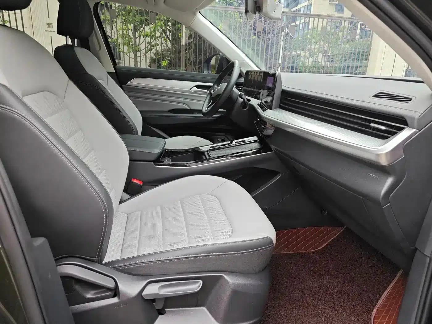 2024 Range Rover 330TSI Luxury Cruiser Edition — миниатюра 22