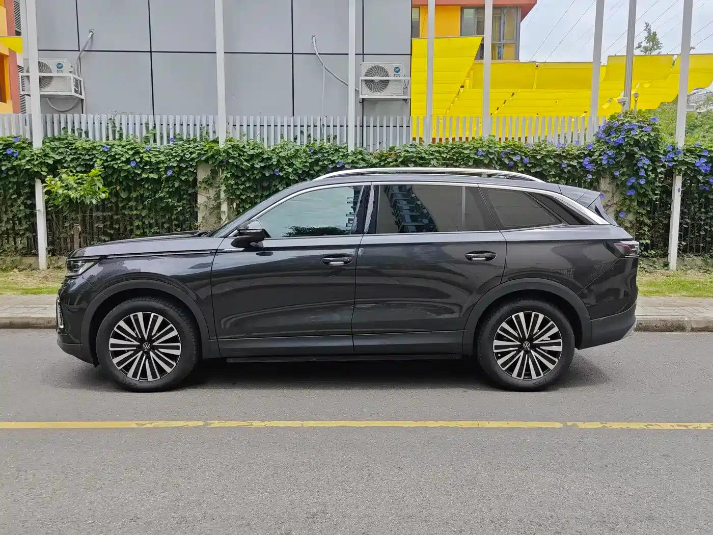2024 Range Rover 330TSI Luxury Cruiser Edition — миниатюра 6