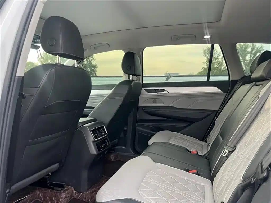 2023 Range Rover 380TSI AWD R-Line Cruiser — миниатюра 9