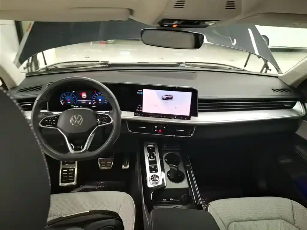 2023 Range Rover 380TSI AWD R-Line Cruiser — миниатюра 10