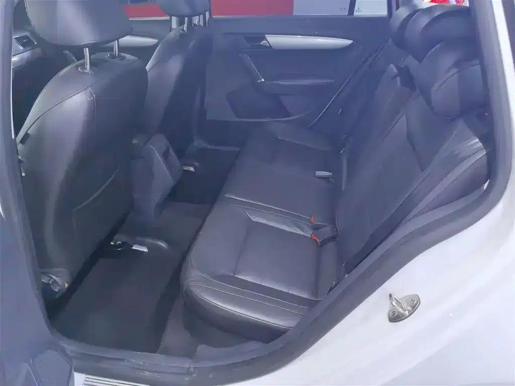 Lavida Gran Turismo 2013 1.6L Automatic Comfort Model — миниатюра 13
