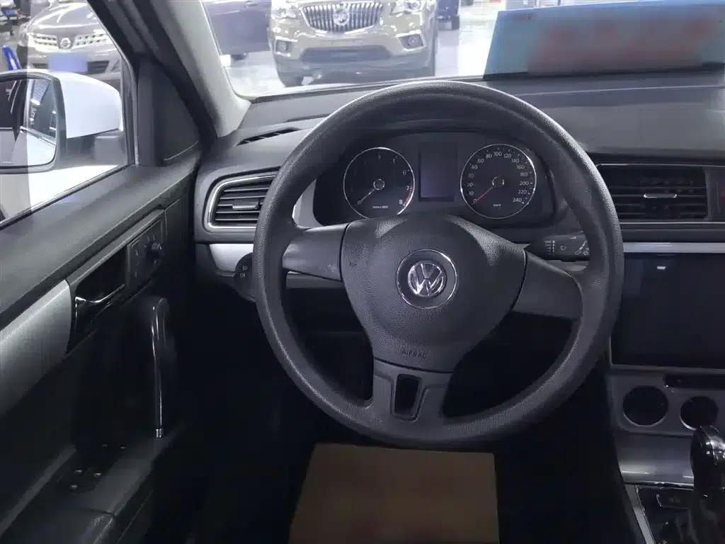Lavida Gran Turismo 2013 1.6L Automatic Comfort Model — миниатюра 3