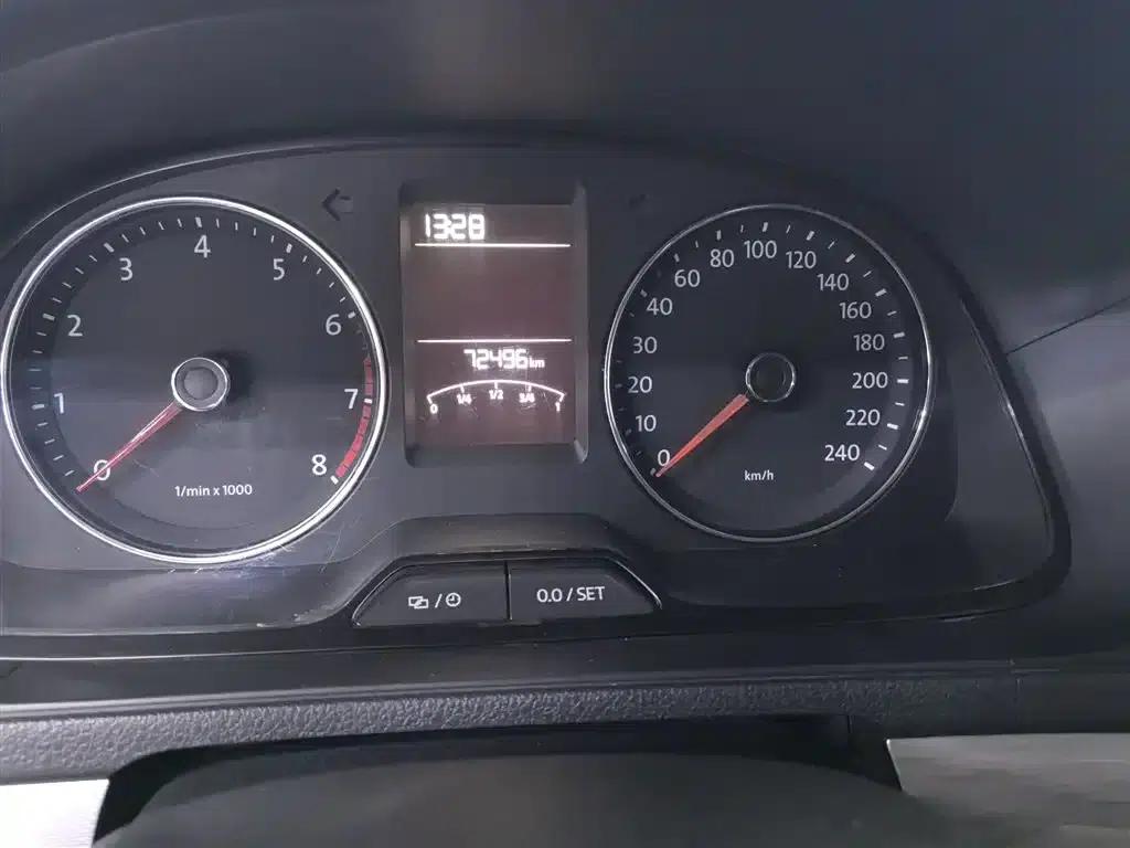 Lavida Gran Turismo 2013 1.6L Automatic Comfort Model — миниатюра 4