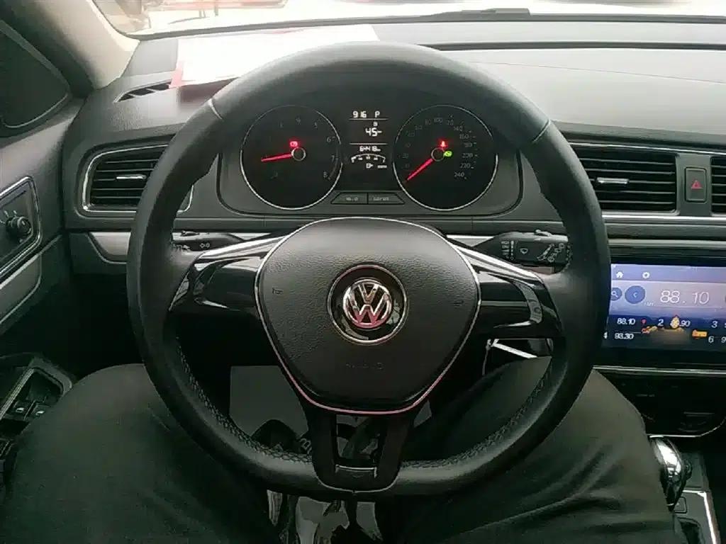 Lavida Gran Turismo 2015 1.6L Automatic Comfort Edition — миниатюра 11
