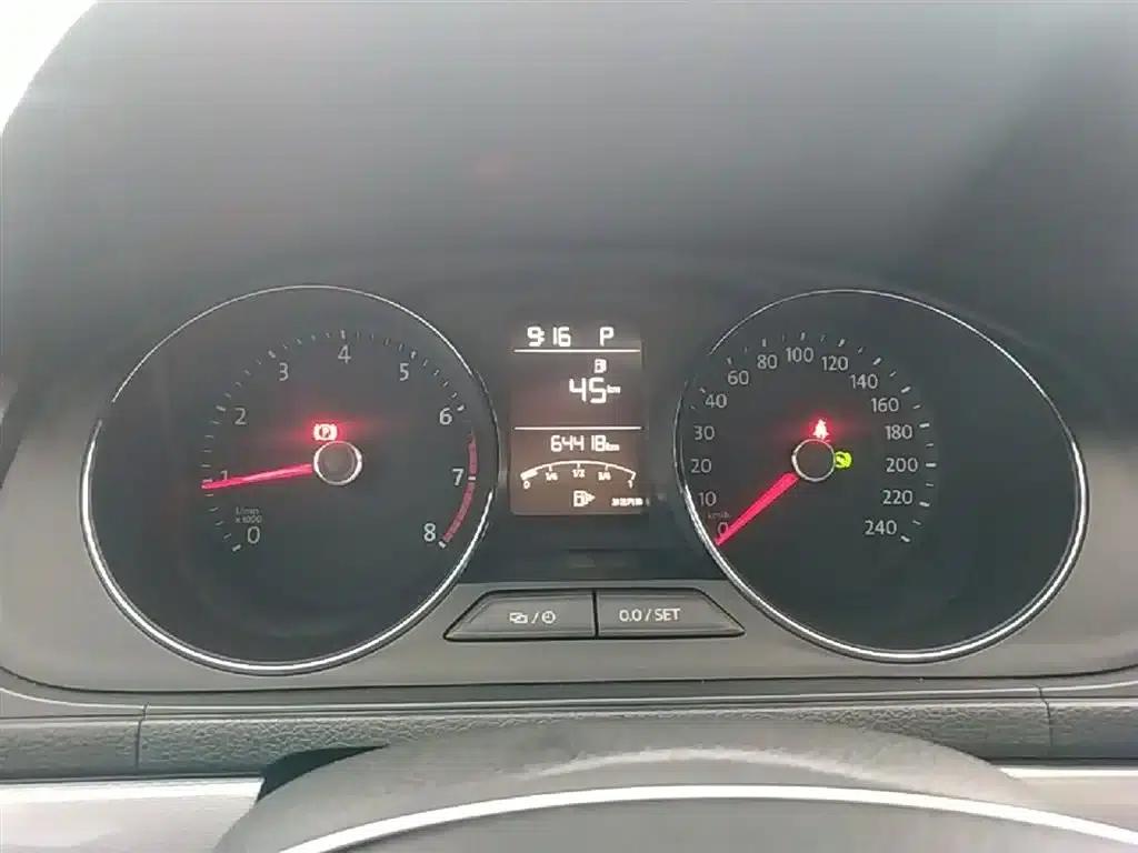 Lavida Gran Turismo 2015 1.6L Automatic Comfort Edition — миниатюра 12