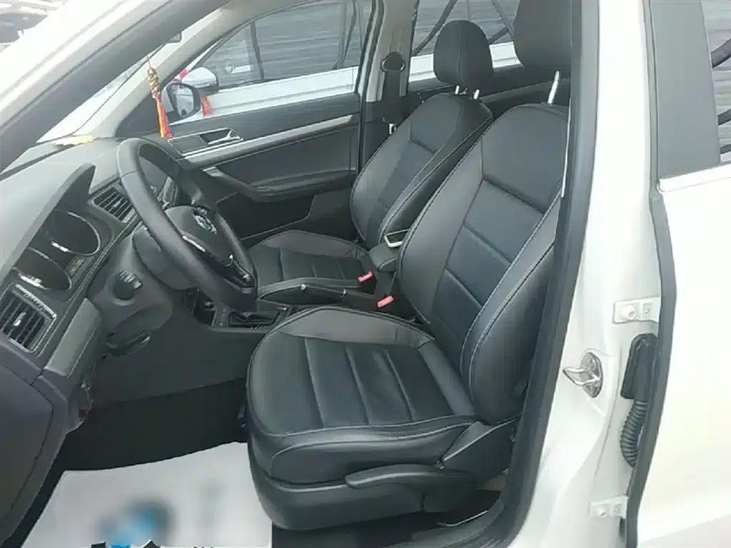 Lavida Gran Turismo 2015 1.6L Automatic Comfort Edition — миниатюра 15