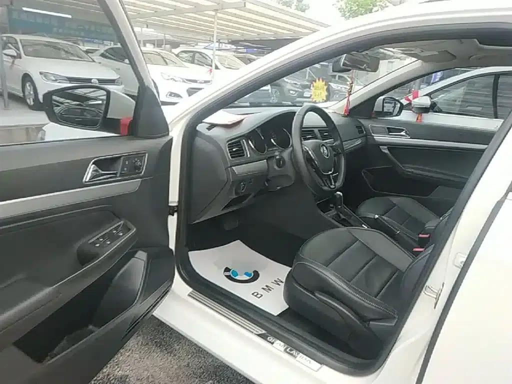 Lavida Gran Turismo 2015 1.6L Automatic Comfort Edition — миниатюра 16