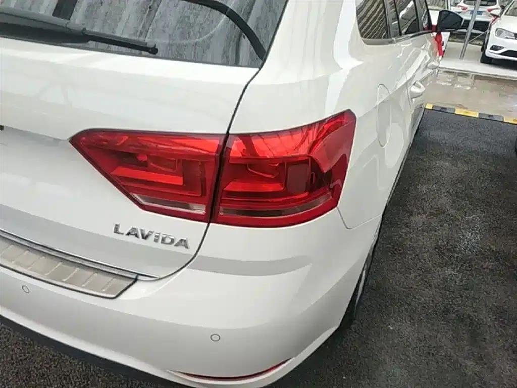 Lavida Gran Turismo 2015 1.6L Automatic Comfort Edition — миниатюра 8