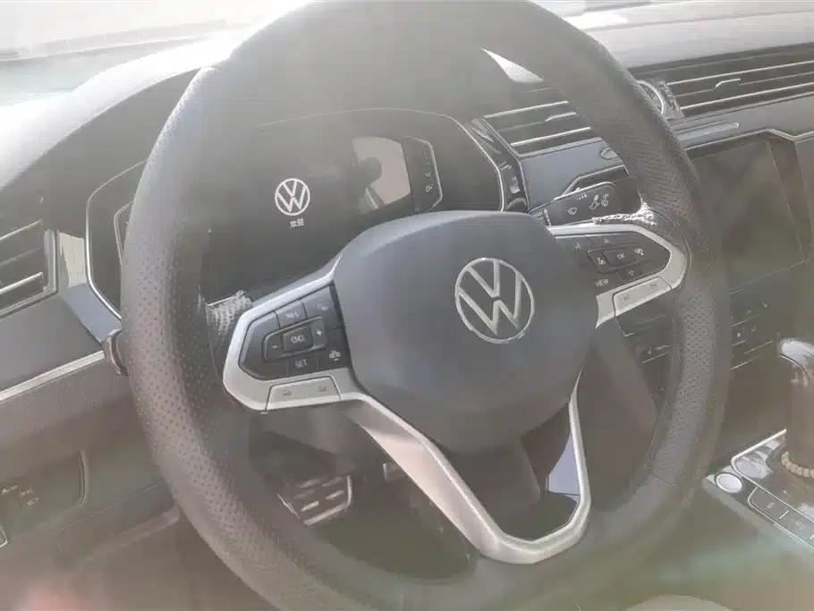 2022 Volkswagen Passat GTE Plug-in Hybrid GTE Luxury Model — миниатюра 15