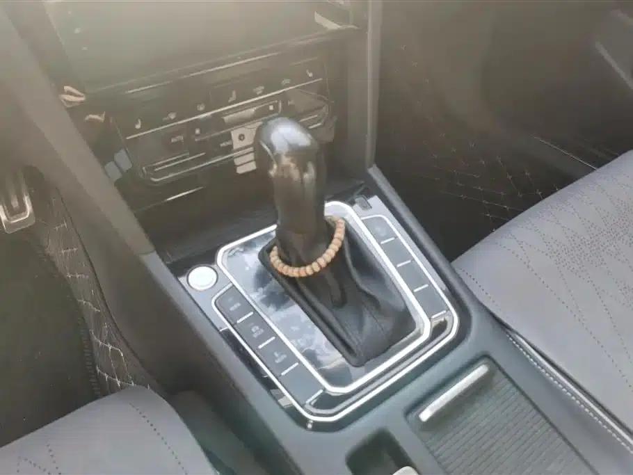2022 Volkswagen Passat GTE Plug-in Hybrid GTE Luxury Model — миниатюра 16