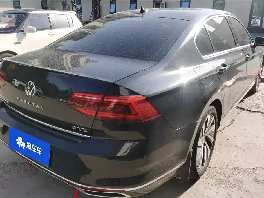 2022 Volkswagen Passat GTE Plug-in Hybrid GTE Luxury Model — миниатюра 3