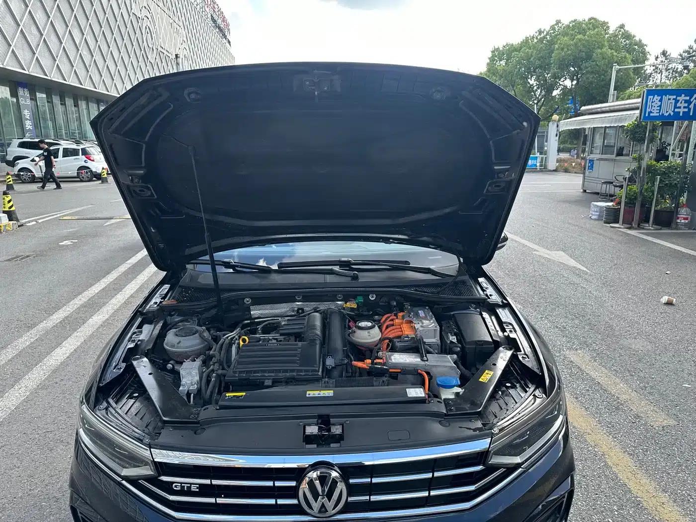 2020 Volkswagen Passat GTE Plug-in Hybrid GTE Luxury Edition — миниатюра 12