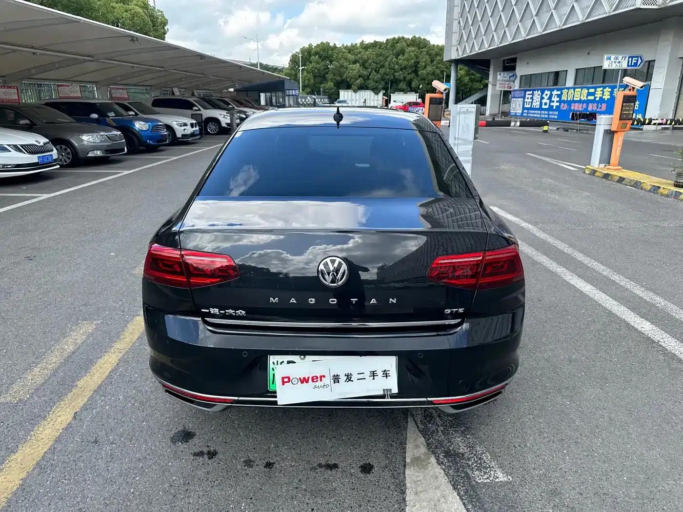2020 Volkswagen Passat GTE Plug-in Hybrid GTE Luxury Edition — миниатюра 16