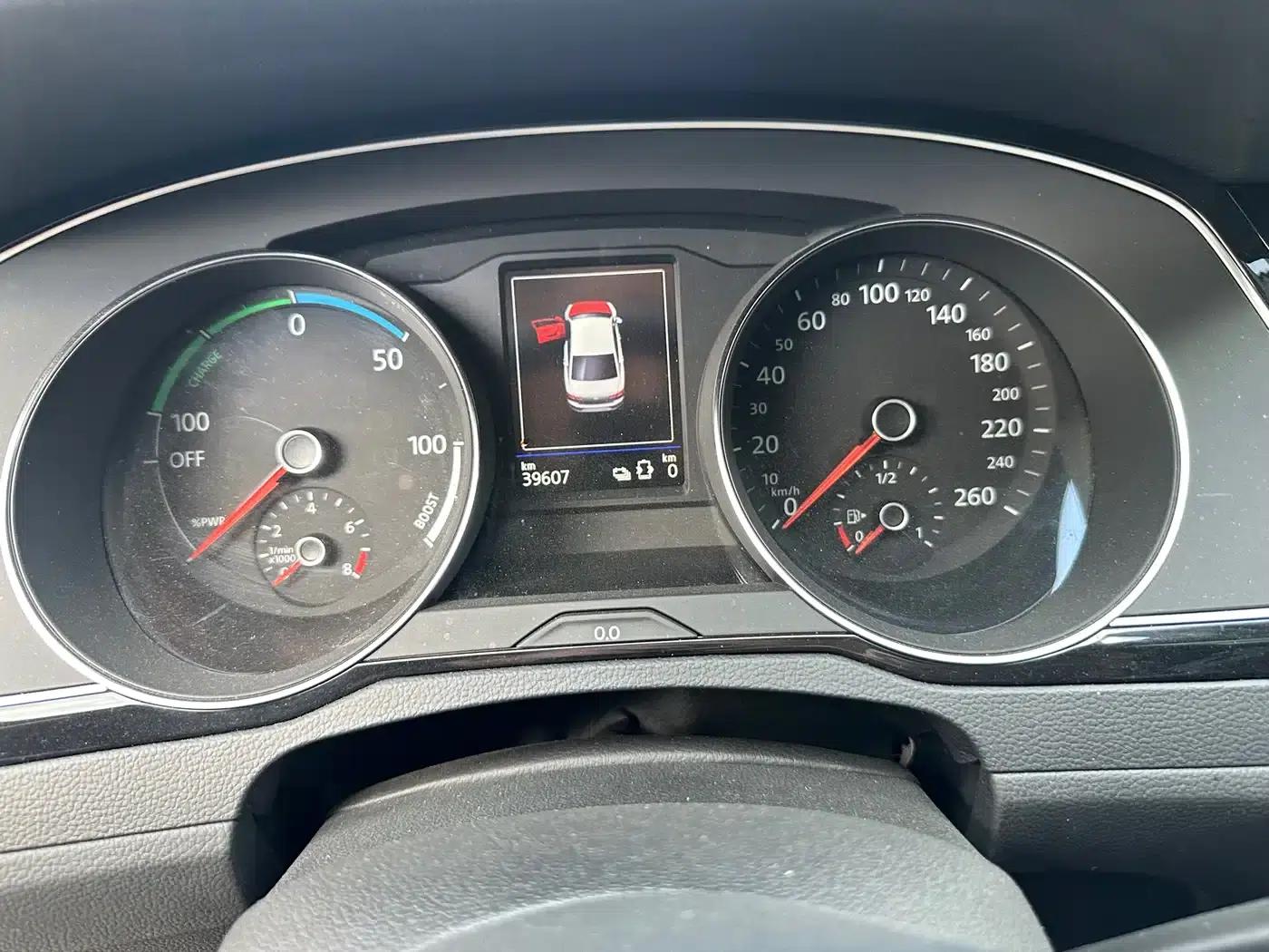 2020 Volkswagen Passat GTE Plug-in Hybrid GTE Luxury Edition — миниатюра 7