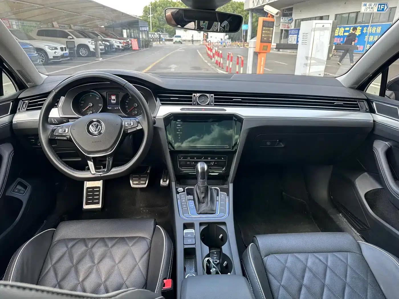 2020 Volkswagen Passat GTE Plug-in Hybrid GTE Luxury Edition — миниатюра 9