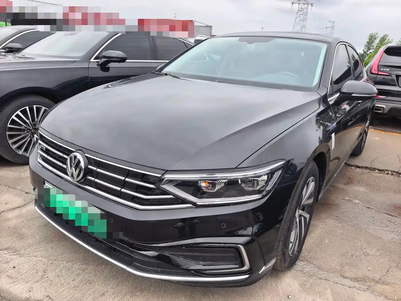 2022 Volkswagen Passat GTE Plug-in Hybrid GTE Luxury Model — миниатюра 1