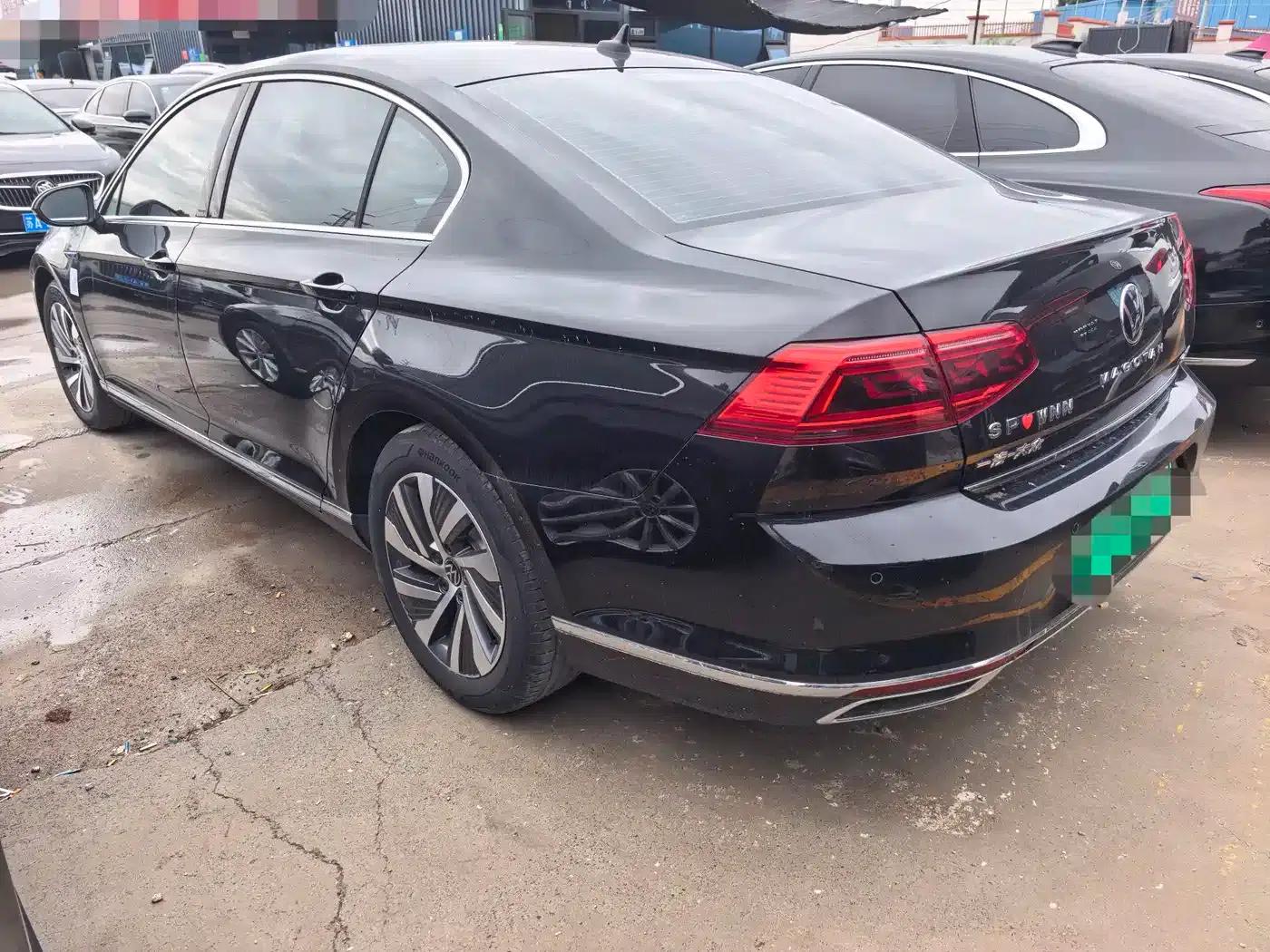 2022 Volkswagen Passat GTE Plug-in Hybrid GTE Luxury Model — миниатюра 9