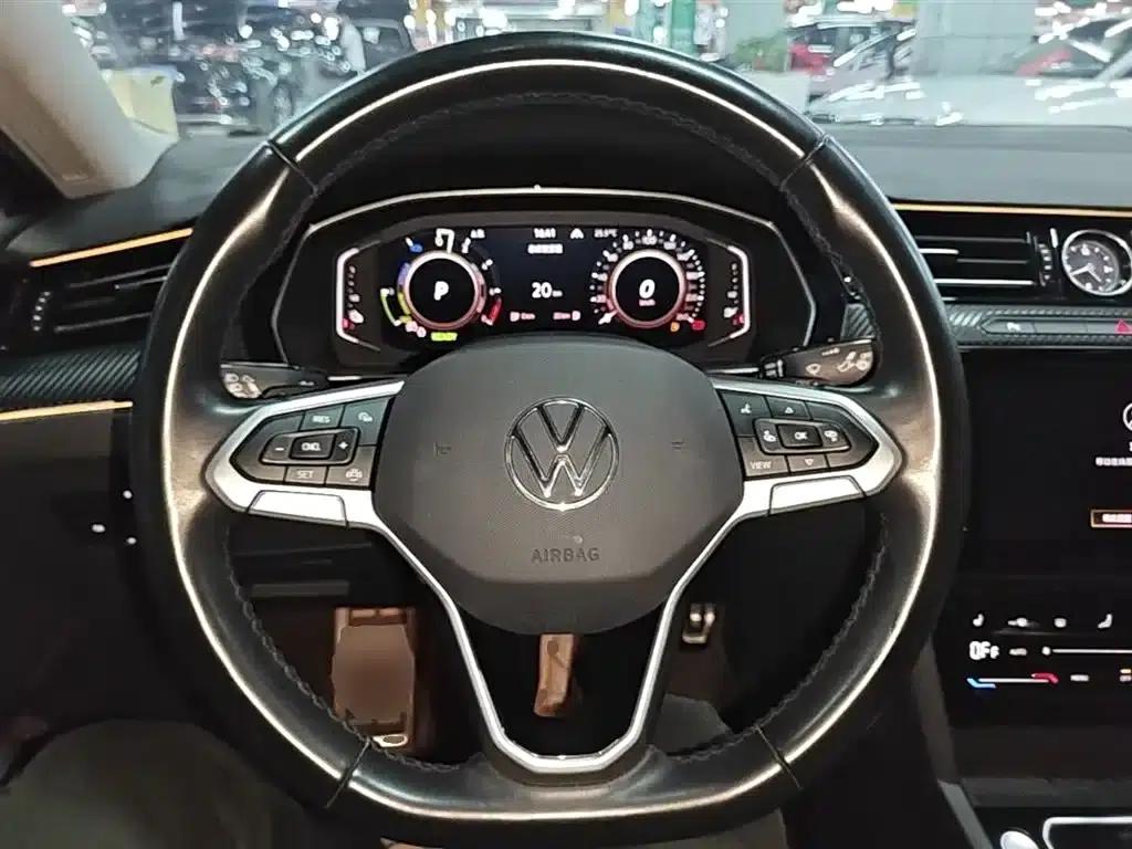 2022 Volkswagen Passat GTE Plug-in Hybrid GTE Luxury Model — миниатюра 11
