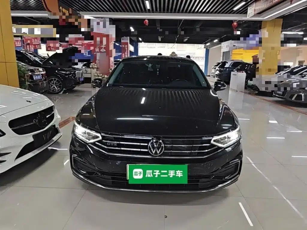 2022 Volkswagen Passat GTE Plug-in Hybrid GTE Luxury Model — миниатюра 3