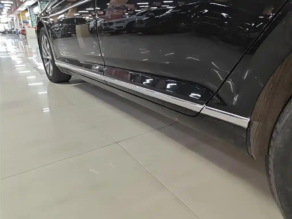 2022 Volkswagen Passat GTE Plug-in Hybrid GTE Luxury Model — миниатюра 22