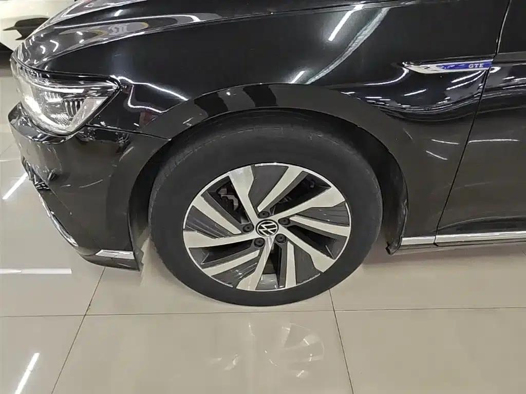 2022 Volkswagen Passat GTE Plug-in Hybrid GTE Luxury Model — миниатюра 23