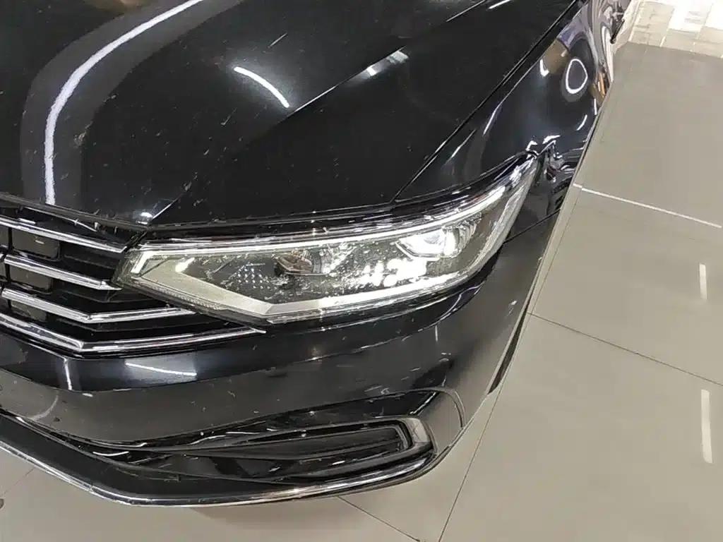 2022 Volkswagen Passat GTE Plug-in Hybrid GTE Luxury Model — миниатюра 24