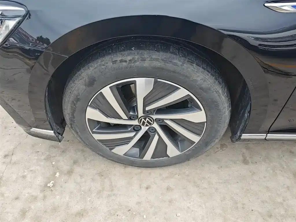 2022 Volkswagen Passat GTE Plug-in Hybrid GTE Luxury Model — миниатюра 23