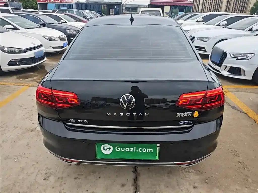 2022 Volkswagen Passat GTE Plug-in Hybrid GTE Luxury Model — миниатюра 6