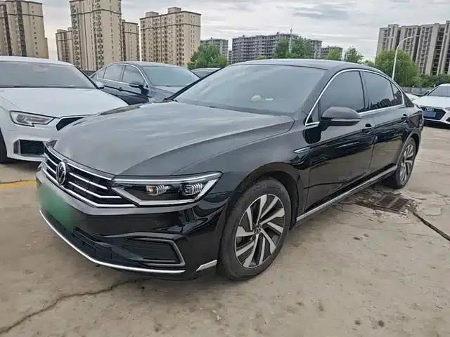 2022 Volkswagen Passat GTE Plug-in Hybrid GTE Luxury Model