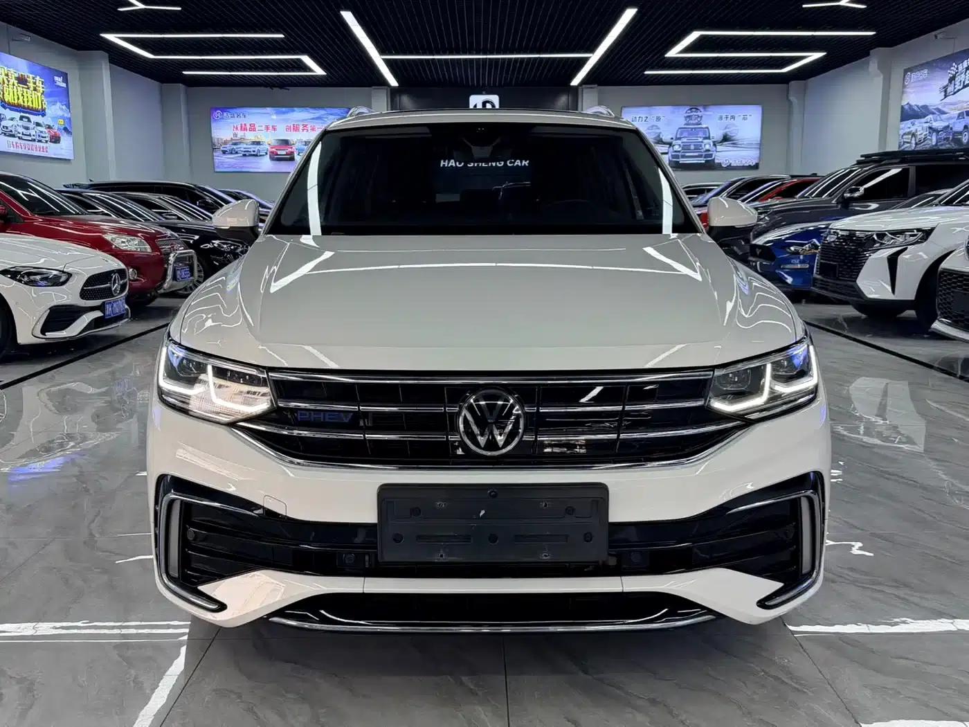 Tiguan L Plug-in Hybrid 2022 430PHEV Plug-in Hybrid Flagship Edition — миниатюра 2