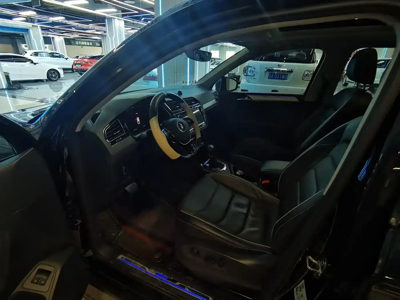 Tiguan L Plug-in Hybrid 2021 430PHEV Plug-in Hybrid Flagship Edition — миниатюра 4