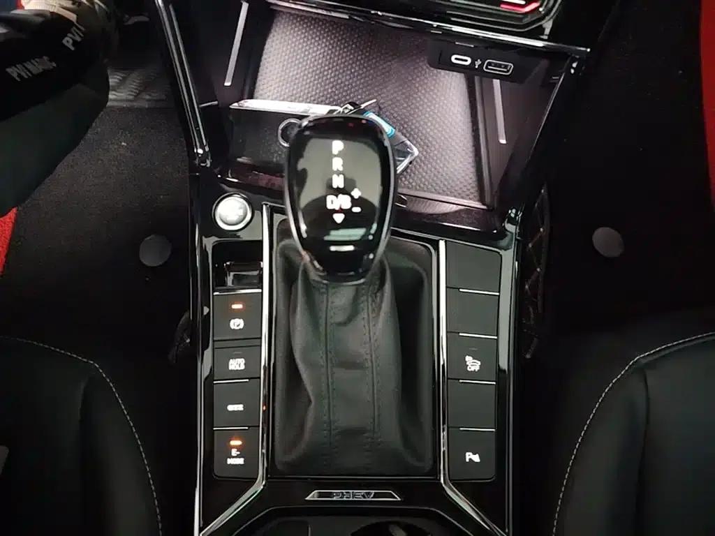 2023 Volkswagen Passat Plug-in Hybrid 430PHEV Hybrid Elite Edition — миниатюра 14