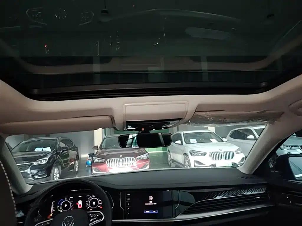 2023 Volkswagen Passat Plug-in Hybrid 430PHEV Hybrid Elite Edition — миниатюра 18