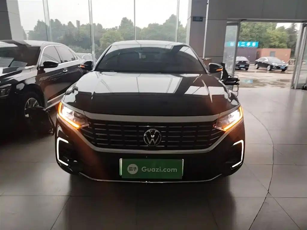 2023 Volkswagen Passat Plug-in Hybrid 430PHEV Hybrid Elite Edition — миниатюра 3