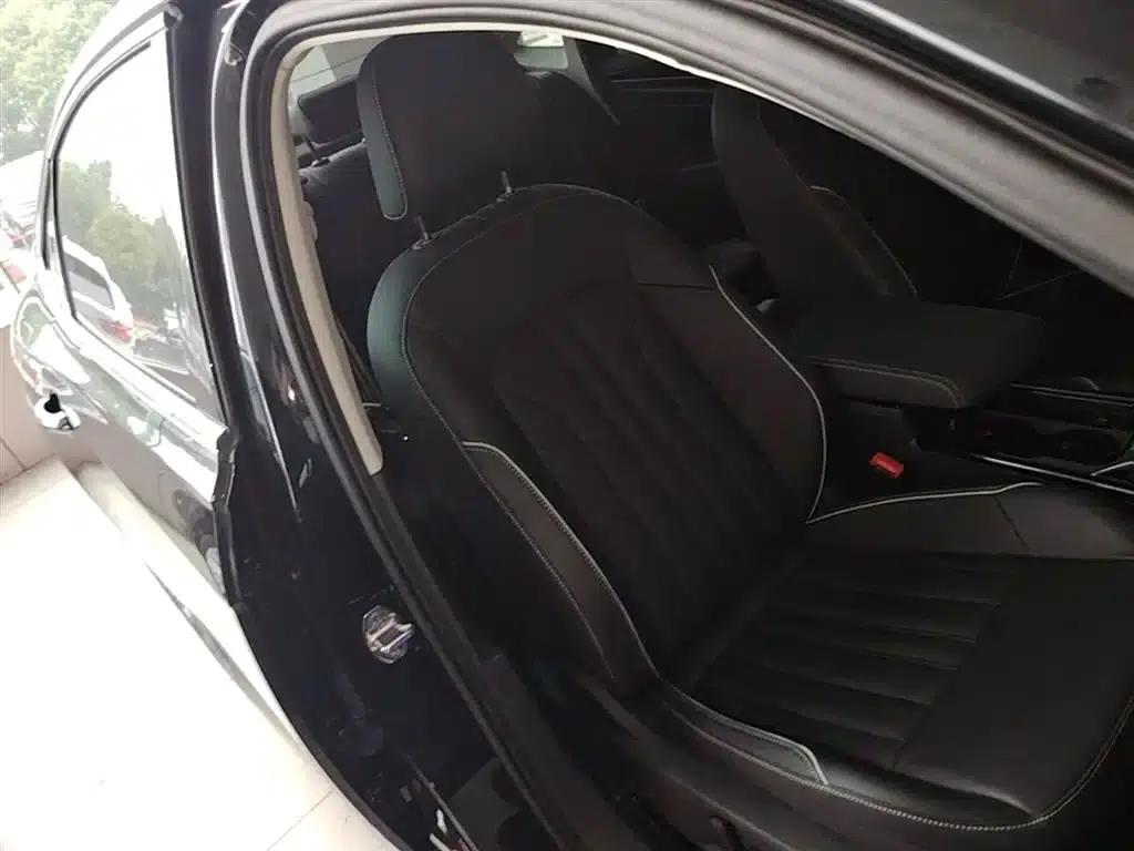 2023 Volkswagen Passat Plug-in Hybrid 430PHEV Hybrid Elite Edition — миниатюра 25