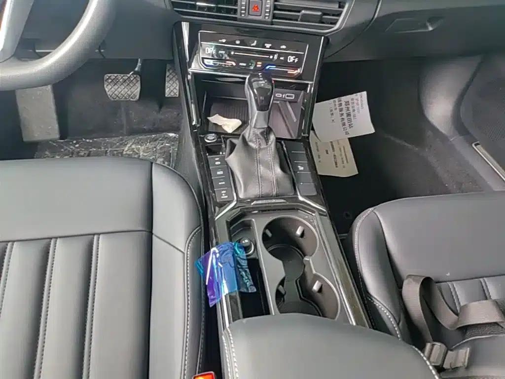 2025 Volkswagen Passat Plug-in Hybrid 430PHEV Hybrid Business Edition — миниатюра 14