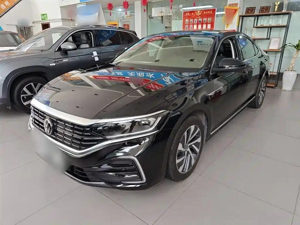 2022 Volkswagen Passat Plug-in Hybrid 430PHEV Hybrid Elite Edition — миниатюра 2