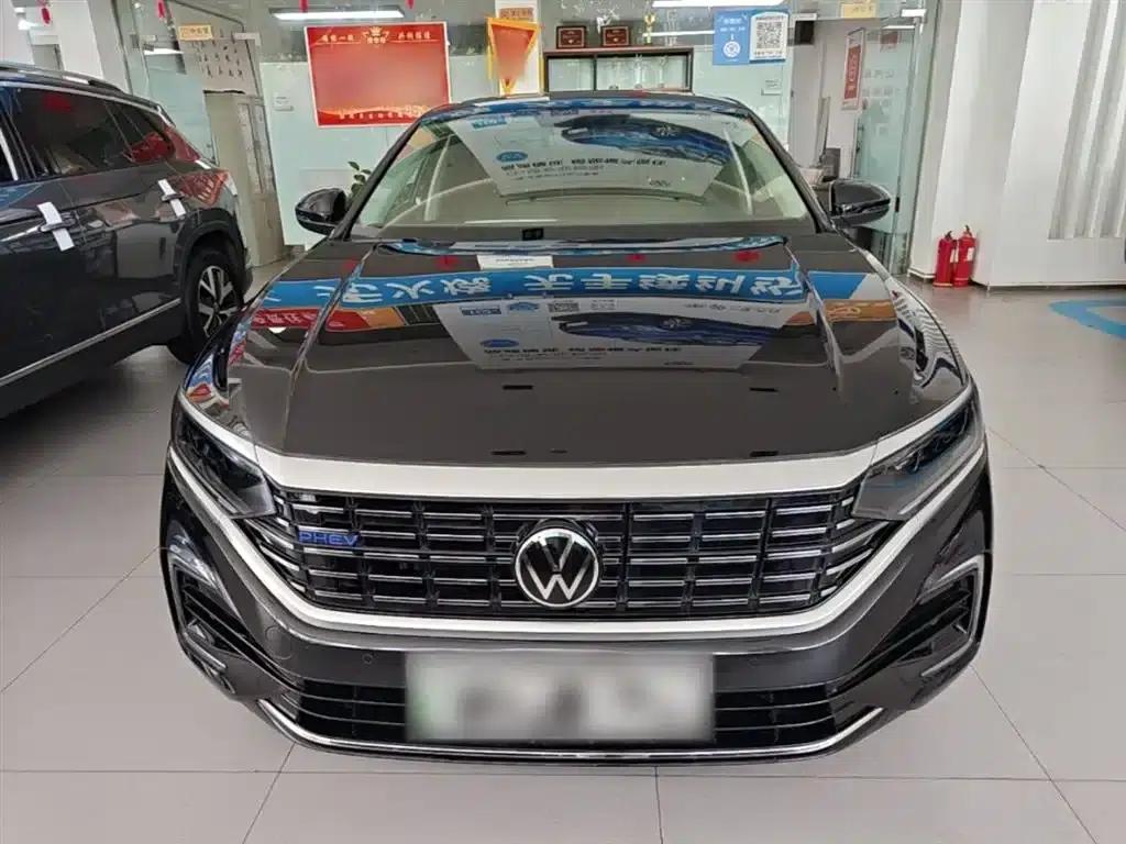 2022 Volkswagen Passat Plug-in Hybrid 430PHEV Hybrid Elite Edition — миниатюра 3