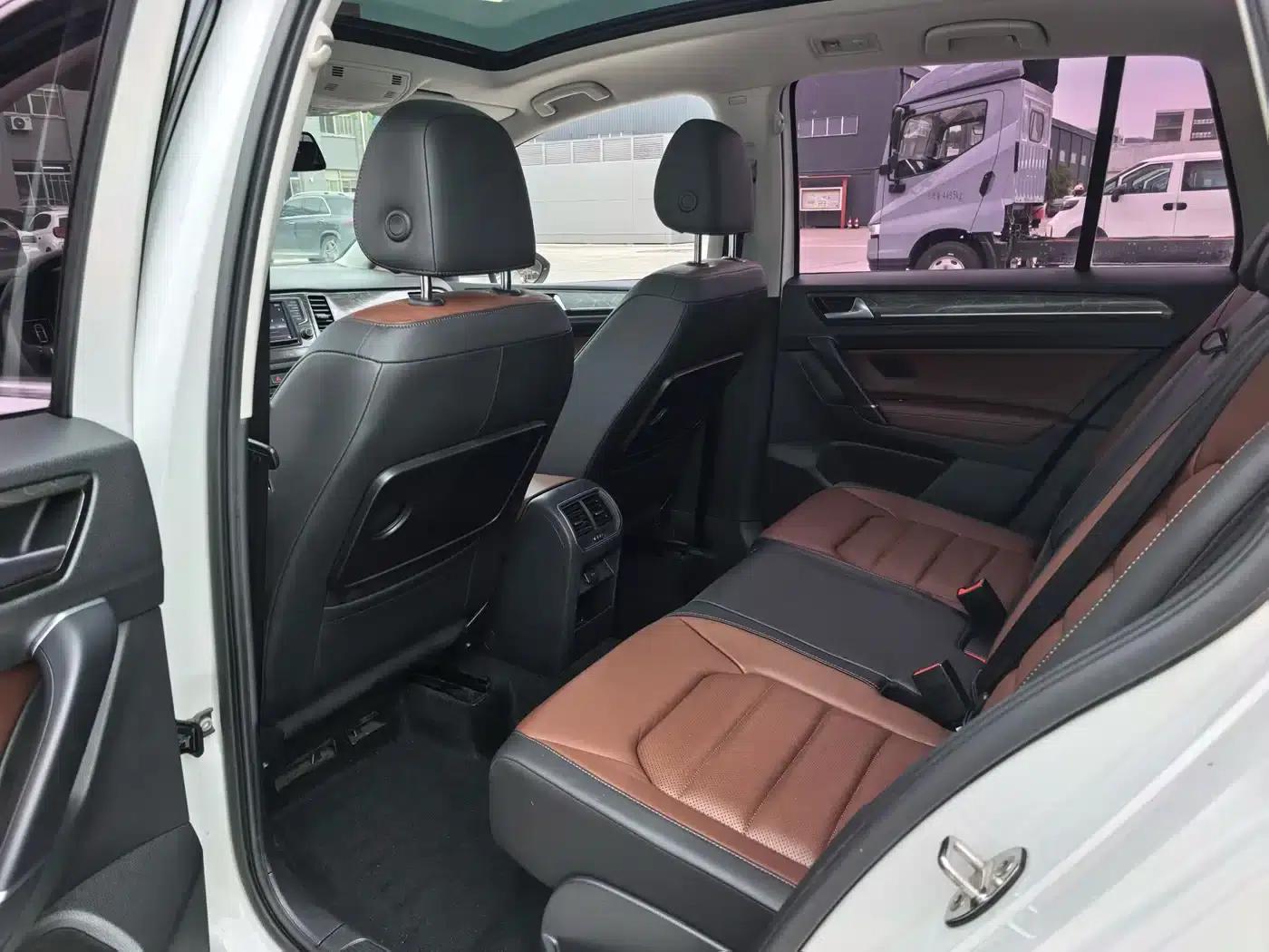 Golf Sportsvan 2016 230TSI Automatic Luxury — миниатюра 8