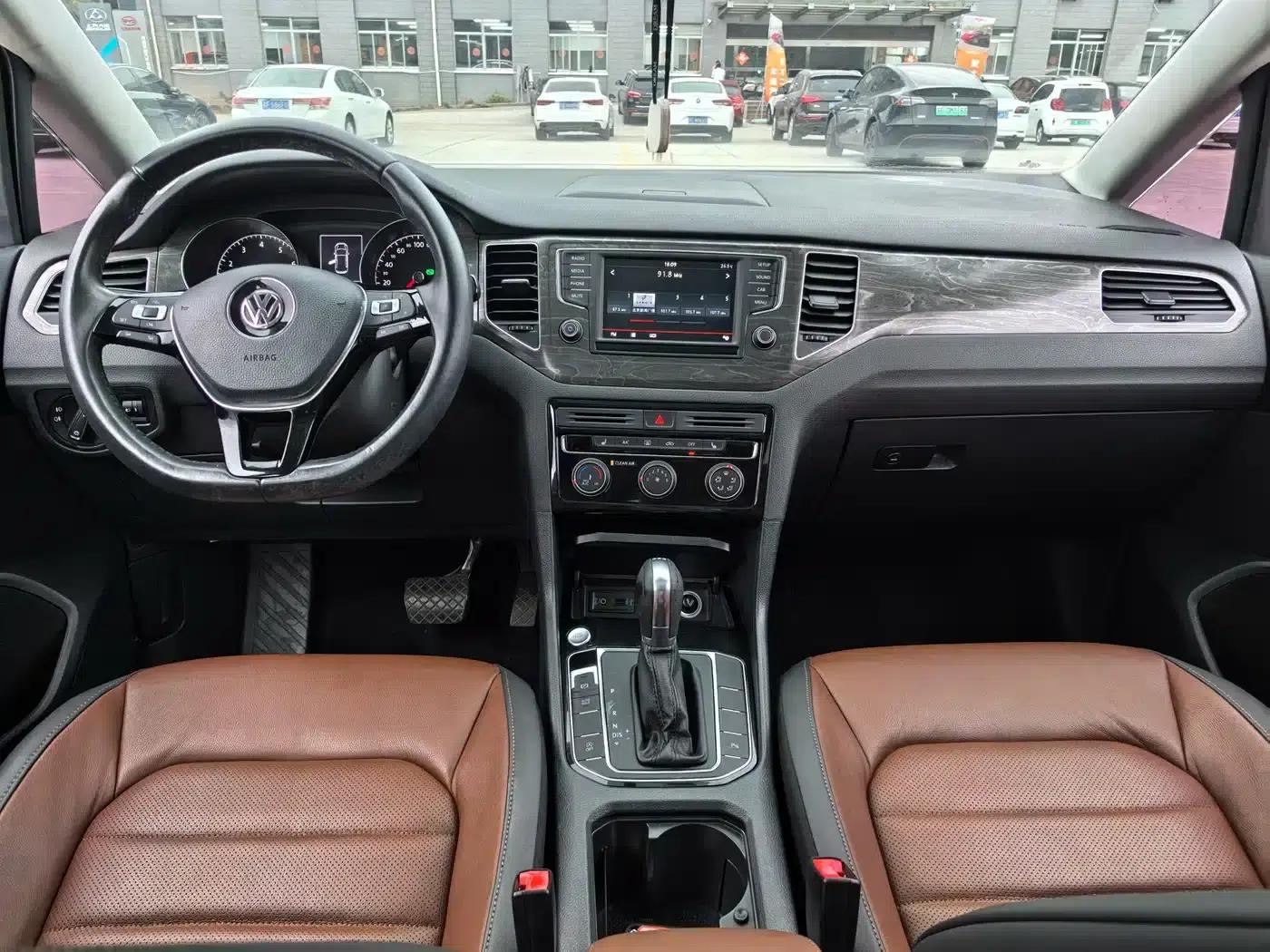 Golf Sportsvan 2016 230TSI Automatic Luxury — миниатюра 9
