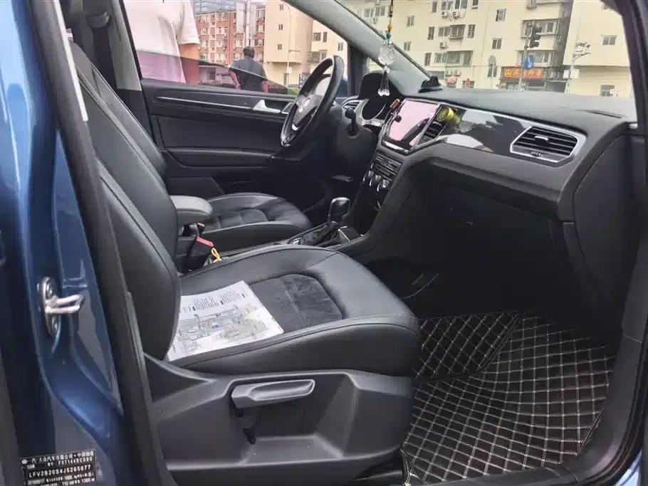 Golf Sportsvan 2018 280TSI Automatic Luxury — миниатюра 8