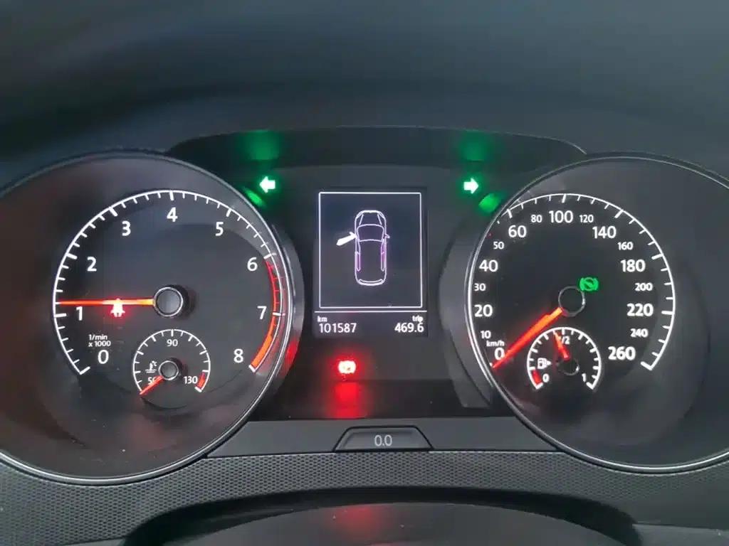 Golf Sportsvan 2016 230TSI Automatic Entry-Level Model — миниатюра 12