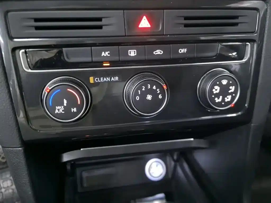 Golf Sportsvan 2016 230TSI Automatic Entry-Level Model — миниатюра 13