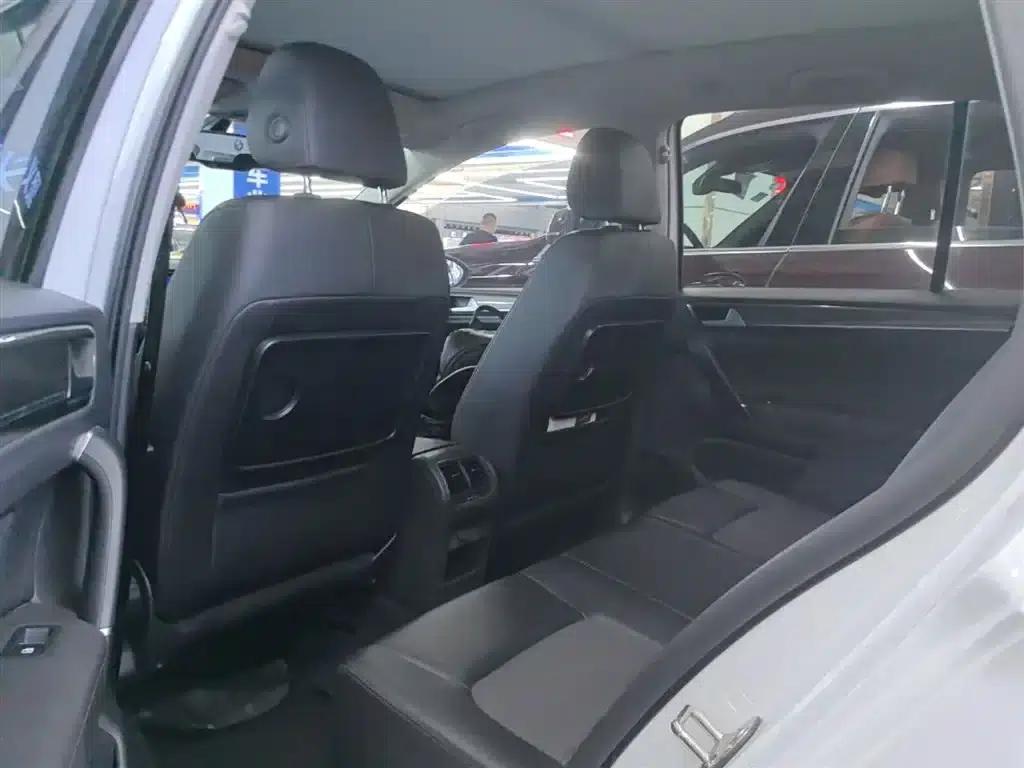 Golf Sportsvan 2016 230TSI Automatic Entry-Level Model — миниатюра 17
