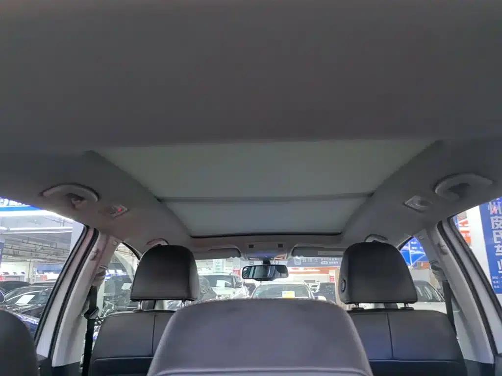 Golf Sportsvan 2016 230TSI Automatic Entry-Level Model — миниатюра 18