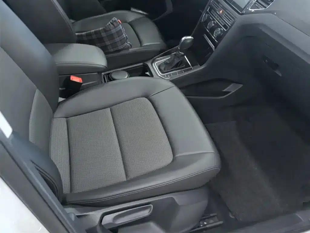 Golf Sportsvan 2016 230TSI Automatic Entry-Level Model — миниатюра 25