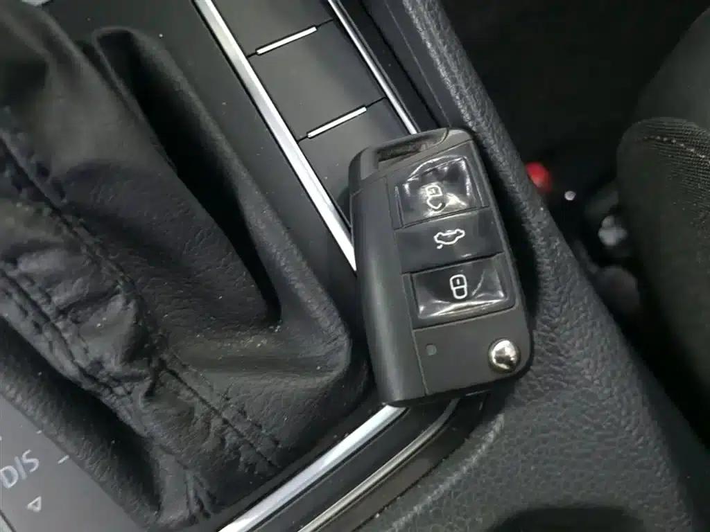 Golf Sportsvan 2016 230TSI Automatic Entry-Level Model — миниатюра 9