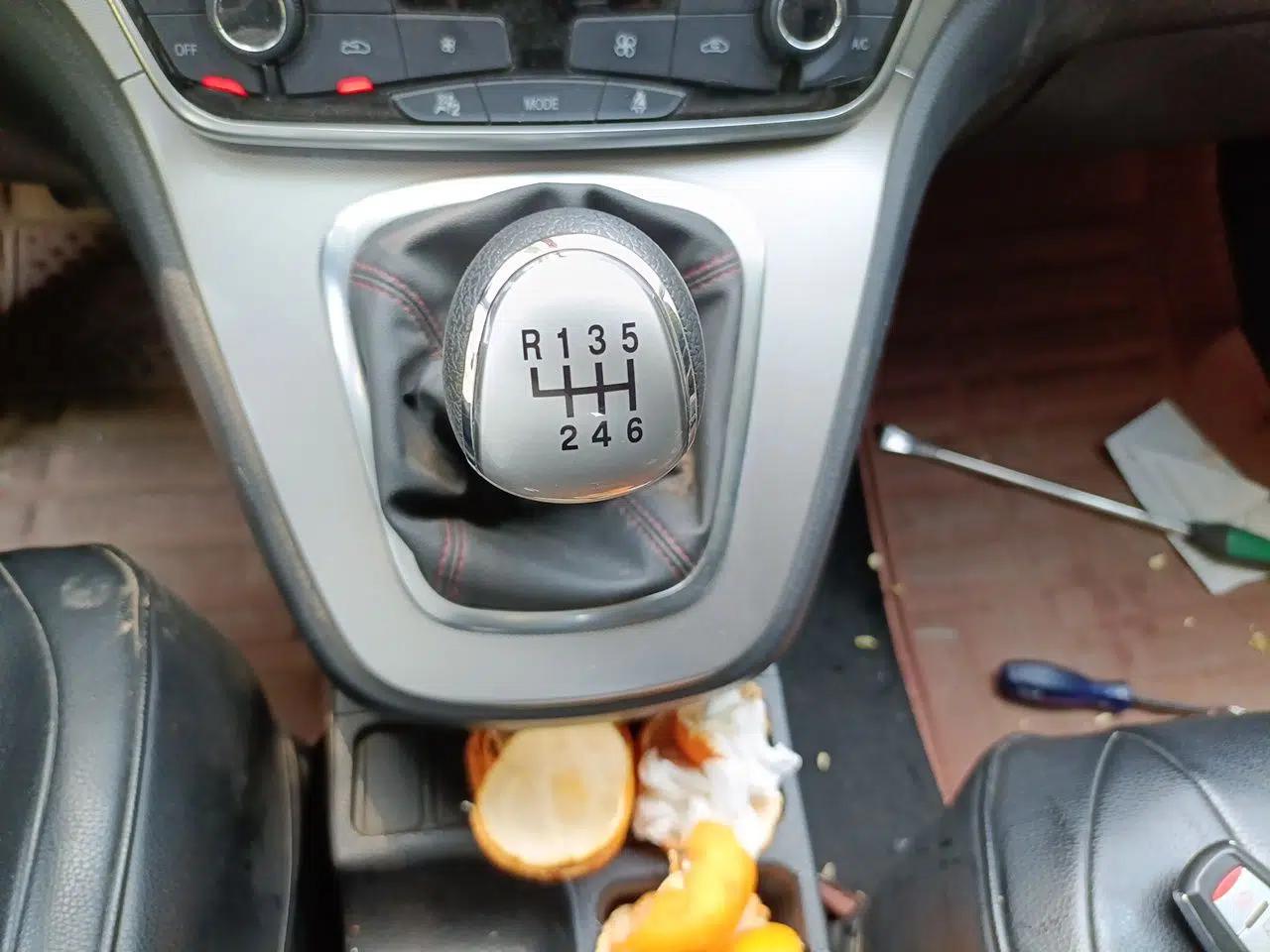 Haval M6 2019 1.5T Manual Two-Wheel Drive Urban Version China V Standard — миниатюра 15
