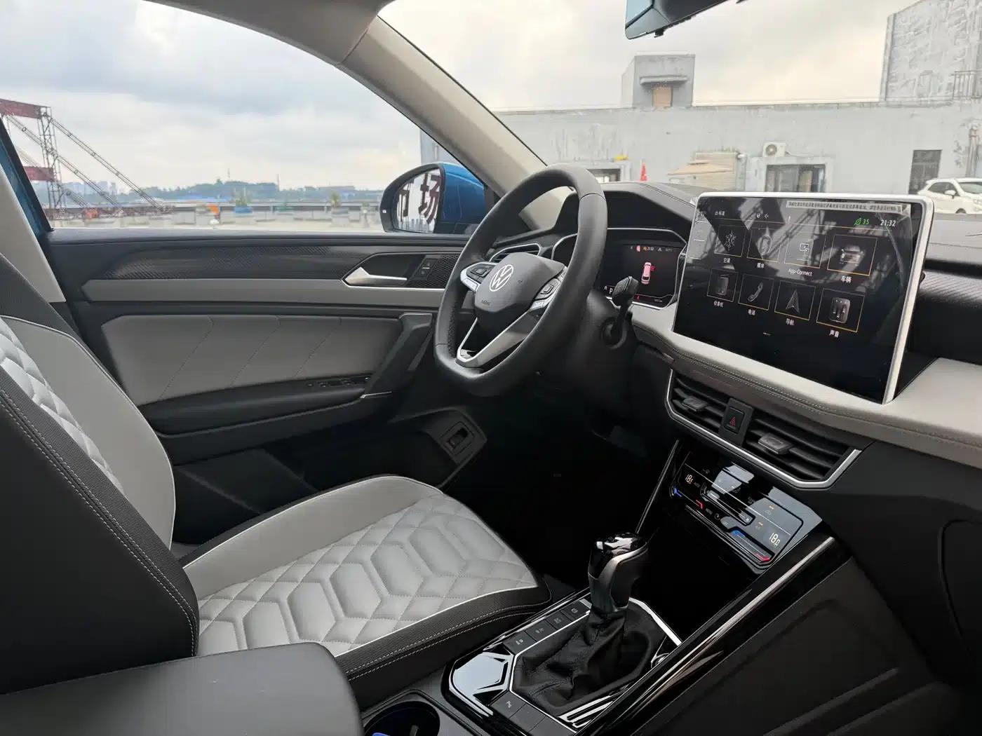 Tayron GTE Plug-in Hybrid 2023 280TSI Luxury Plus Advanced Edition — миниатюра 23