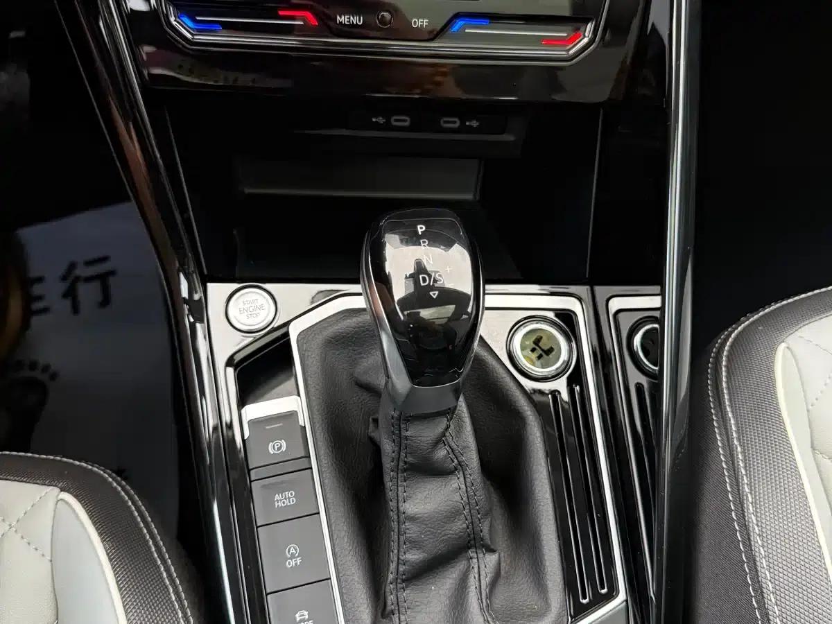 Tayron GTE Plug-in Hybrid 2023 280TSI Luxury Plus Advanced Edition — миниатюра 32